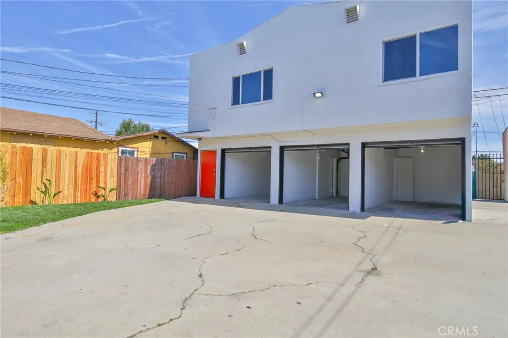 8932 Orchard, Los Angeles, California 90044 home-pic-37