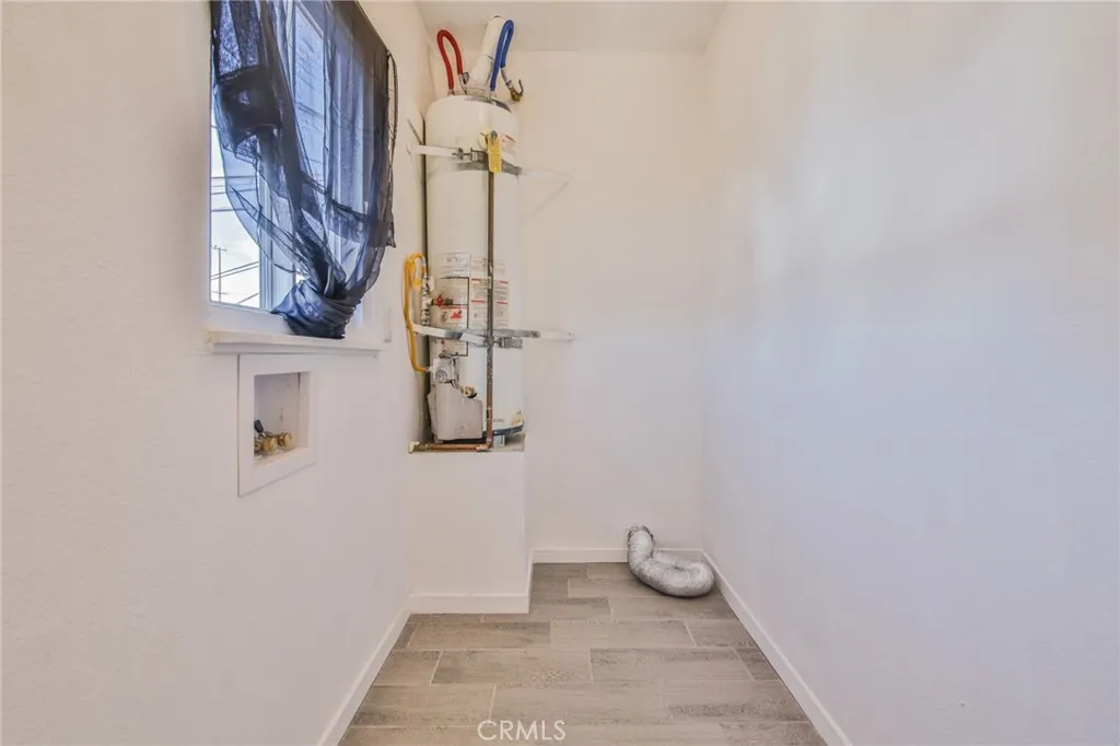 8932 Orchard, Los Angeles, California 90044 home-pic-29