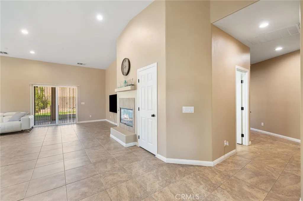 66758 Yucca Drive, Desert Hot Springs, California 92240 home-pic-17
