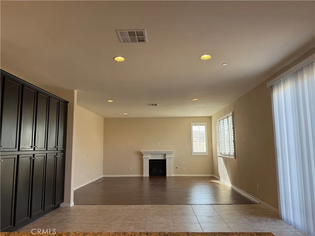 7435 Silver Saddle Ct., Eastvale, California 92880 home-pic-4