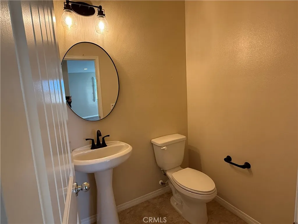 7435 Silver Saddle Ct., Eastvale, California 92880 home-pic-8