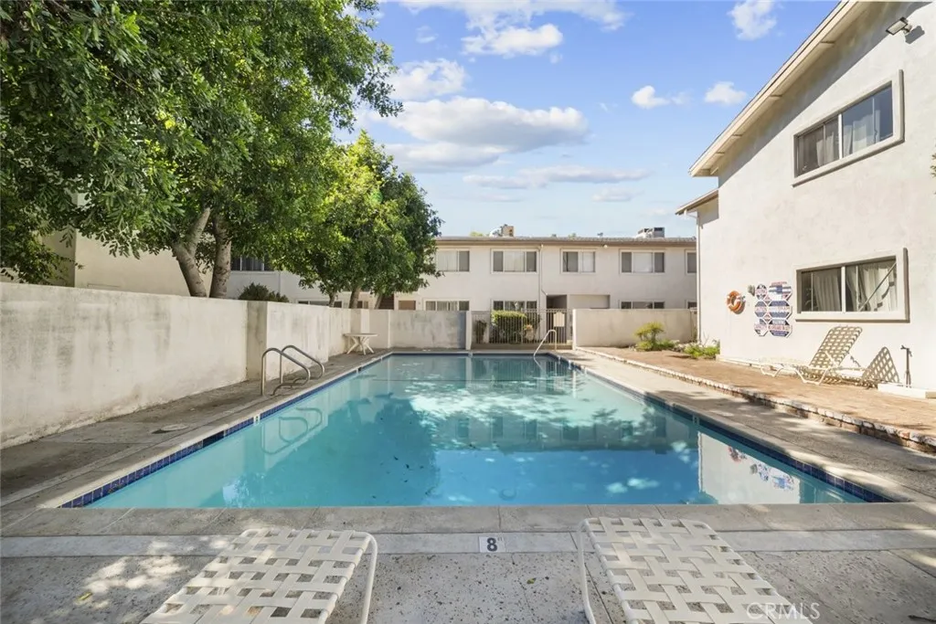18555 Collins Street C18, Tarzana, California 91356 home-pic-28
