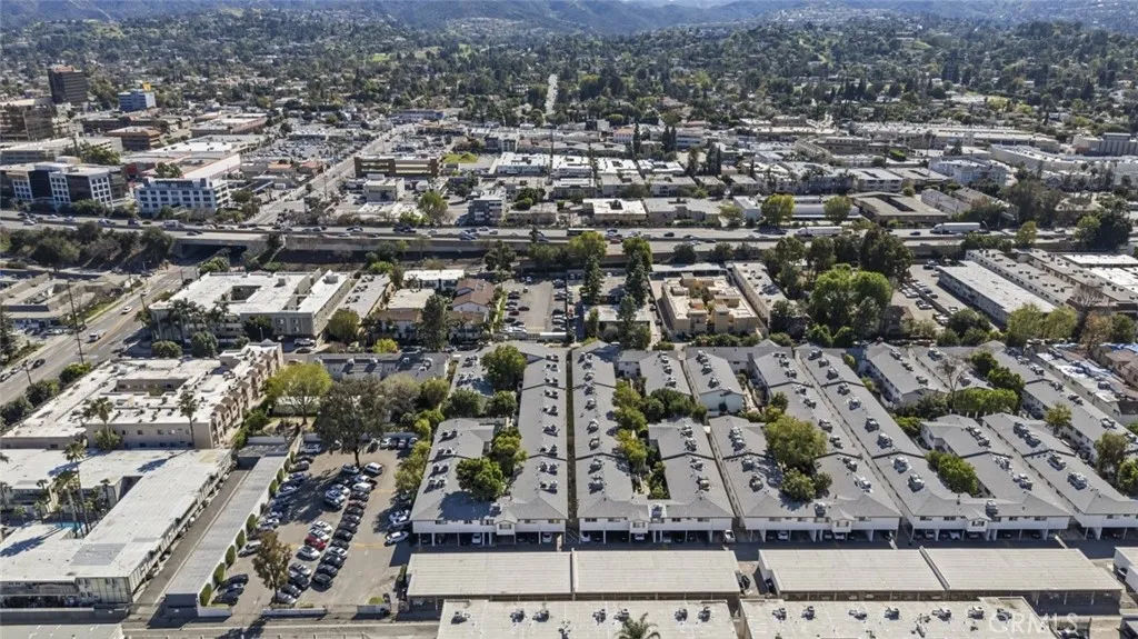 18555 Collins Street C18, Tarzana, California 91356 home-pic-40