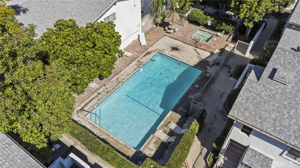 18555 Collins Street C18, Tarzana, California 91356 home-pic-37