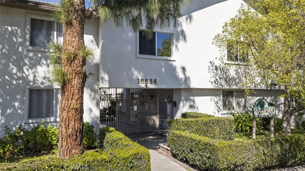 18555 Collins Street C18, Tarzana, California 91356 home-pic-22
