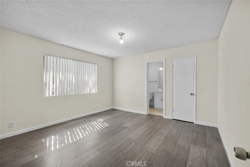 18555 Collins Street C18, Tarzana, California 91356 home-pic-12