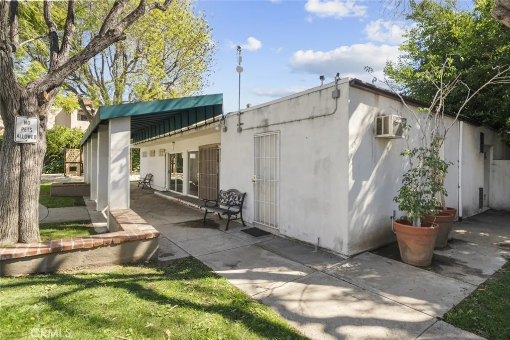 18555 Collins Street C18, Tarzana, California 91356 home-pic-36