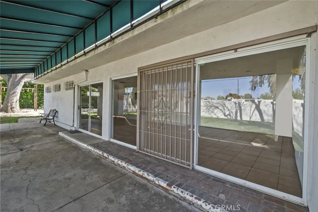 18555 Collins Street C18, Tarzana, California 91356 home-pic-35