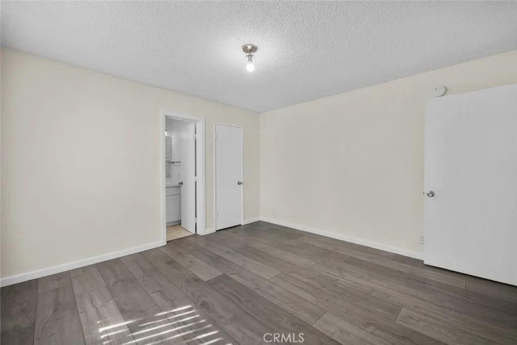18555 Collins Street C18, Tarzana, California 91356 home-pic-15