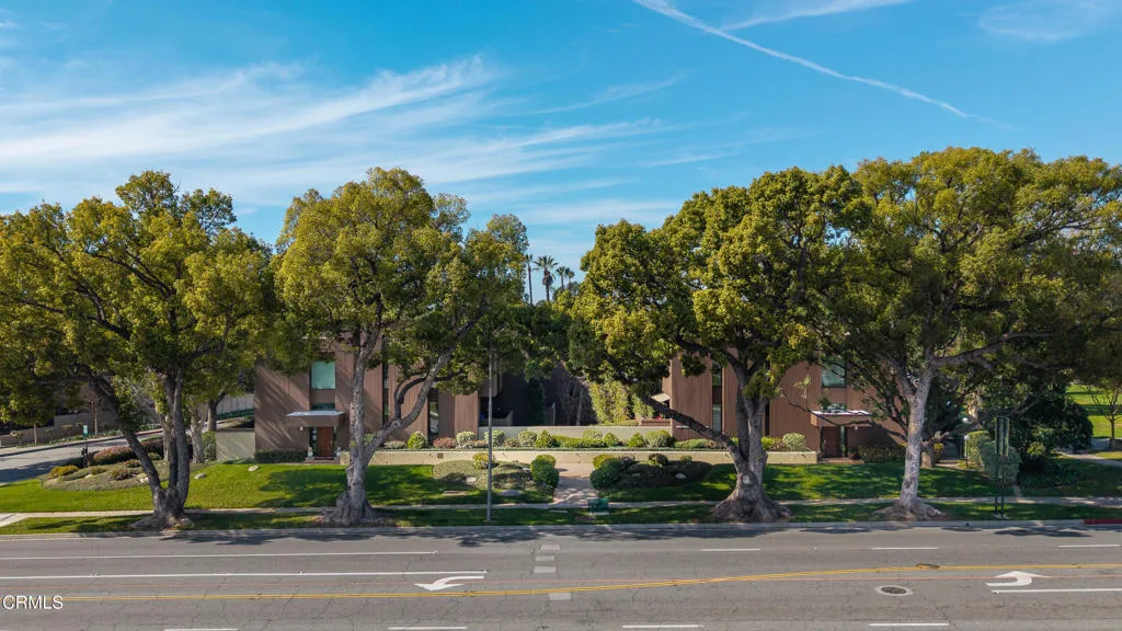 1 S Orange Grove Boulevard 1, Pasadena, California 91105 home-pic-3