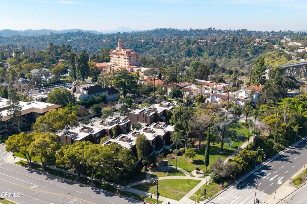 1 S Orange Grove Boulevard 1, Pasadena, California 91105 home-pic-70