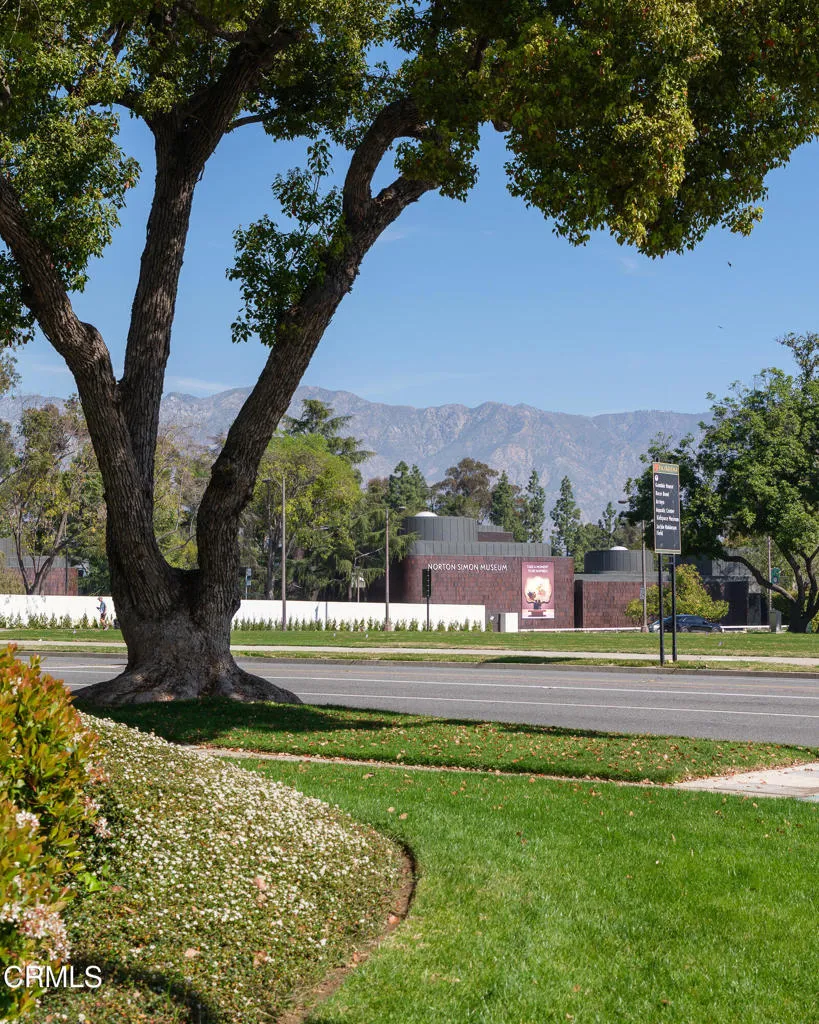 1 S Orange Grove Boulevard 1, Pasadena, California 91105 home-pic-63