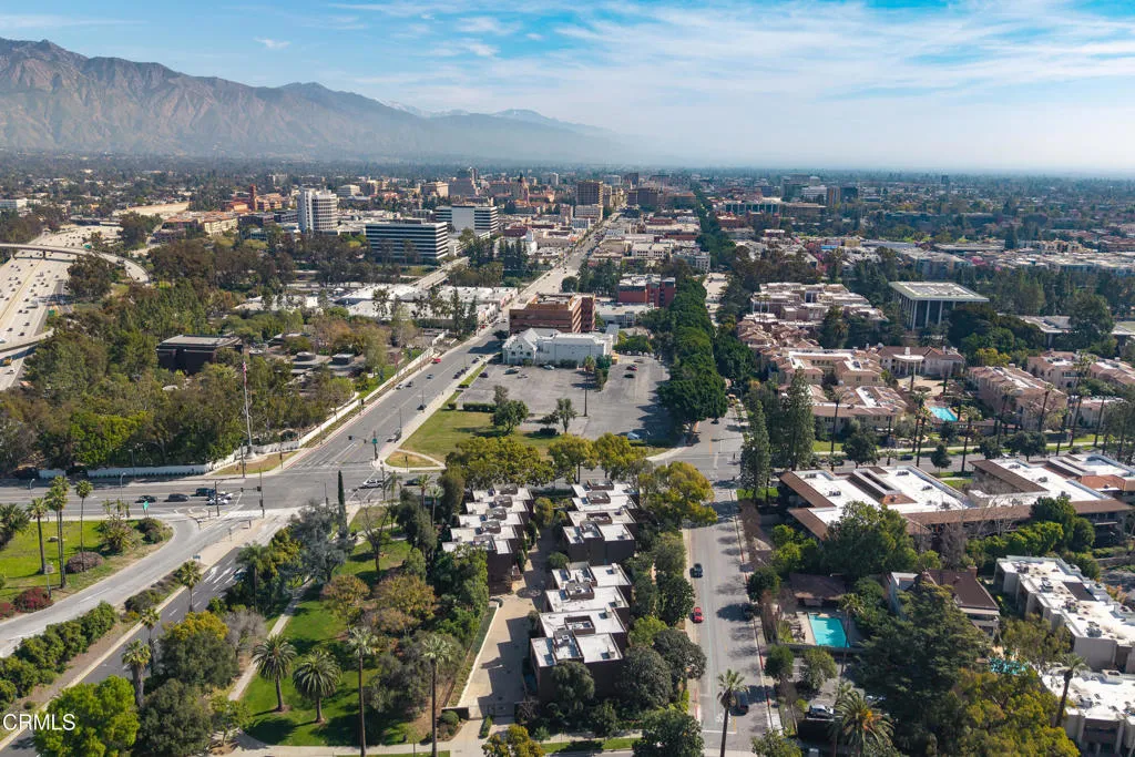 1 S Orange Grove Boulevard 1, Pasadena, California 91105 home-pic-68