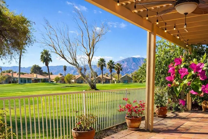 C3089936-E975-4C19-8F6C-68F137052536