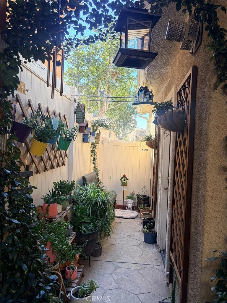 26014 Zaddison Court, Newhall, California 91350 home-pic-20