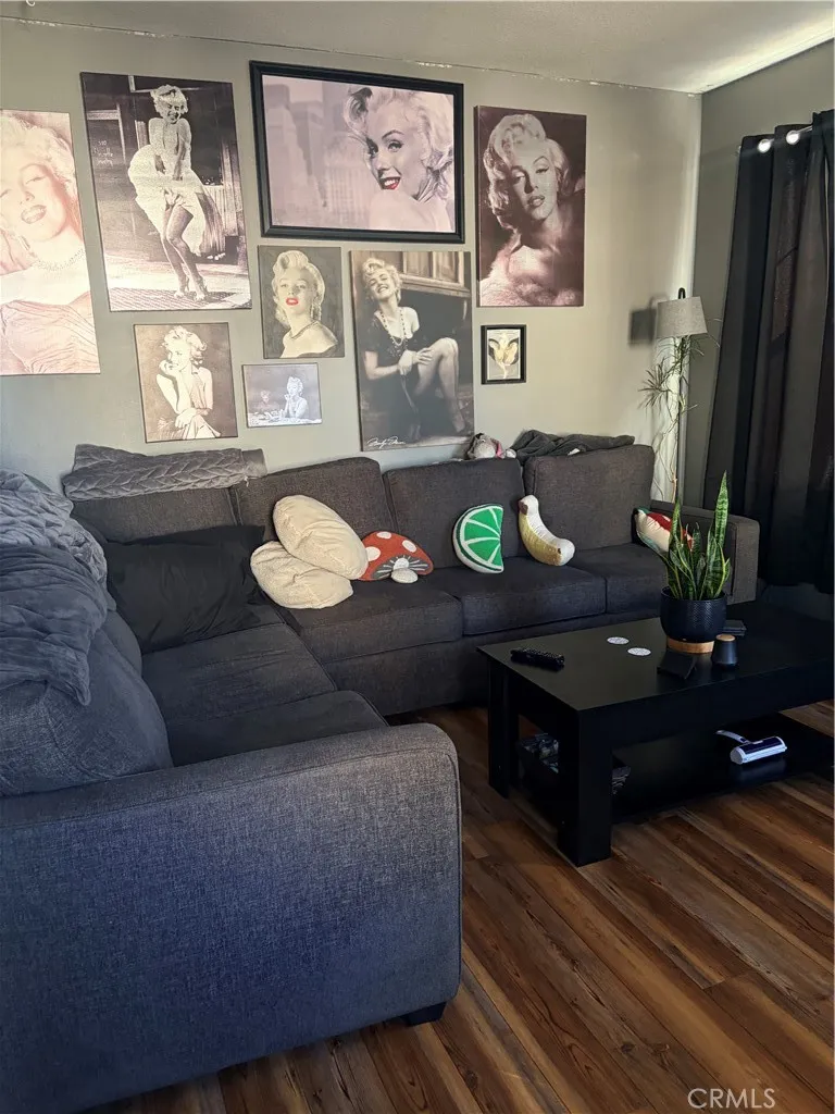 26014 Zaddison Court, Newhall, California 91350 home-pic-7