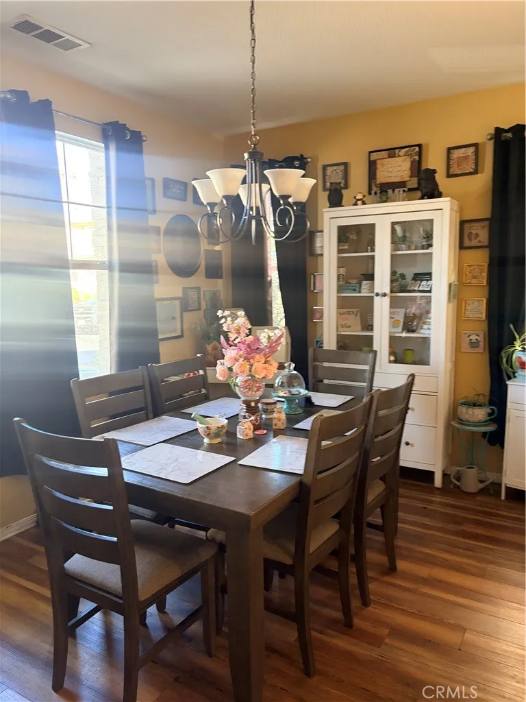26014 Zaddison Court, Newhall, California 91350 home-pic-6
