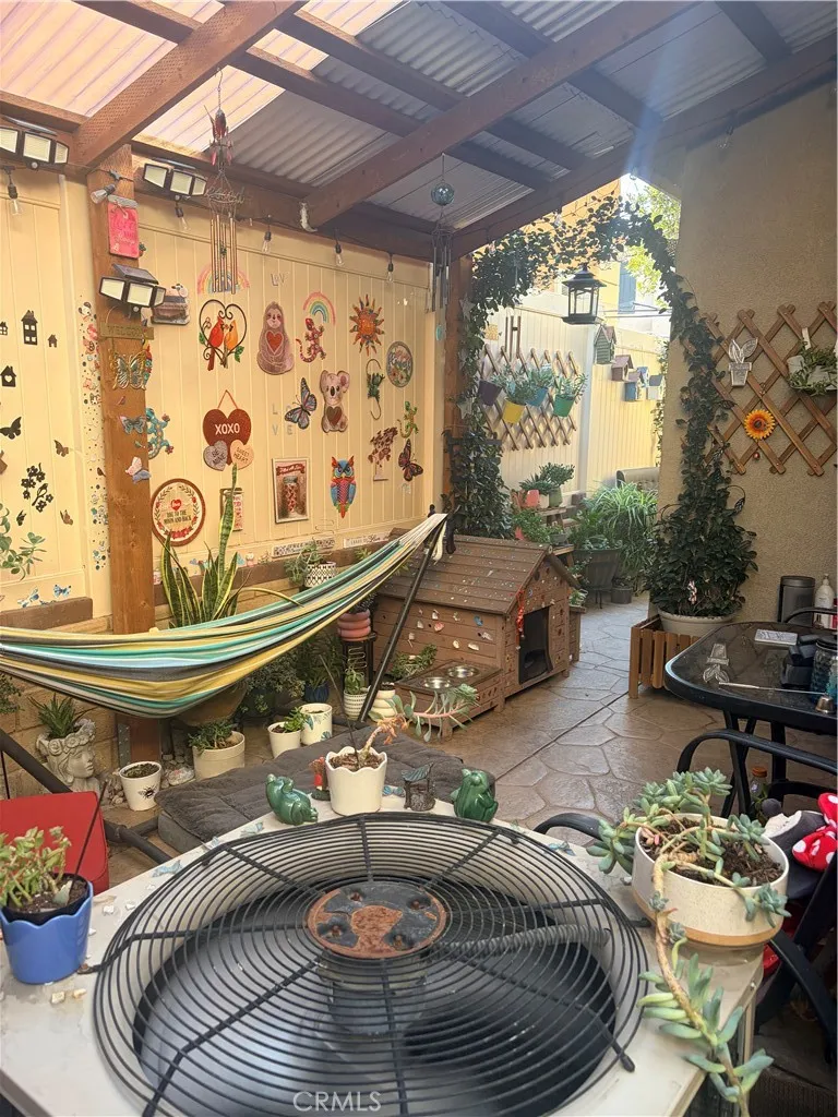 26014 Zaddison Court, Newhall, California 91350 home-pic-16