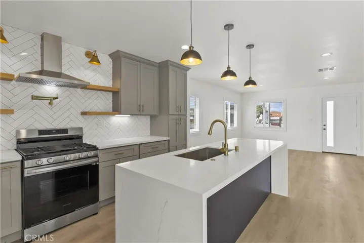 Front House Kitchen #4