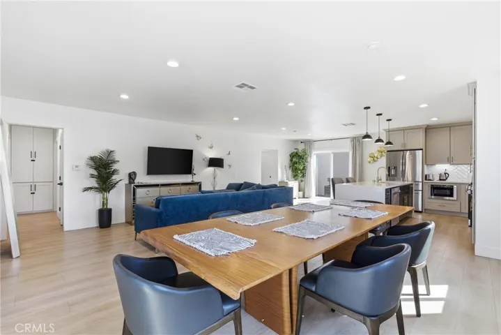 Front House Living #4