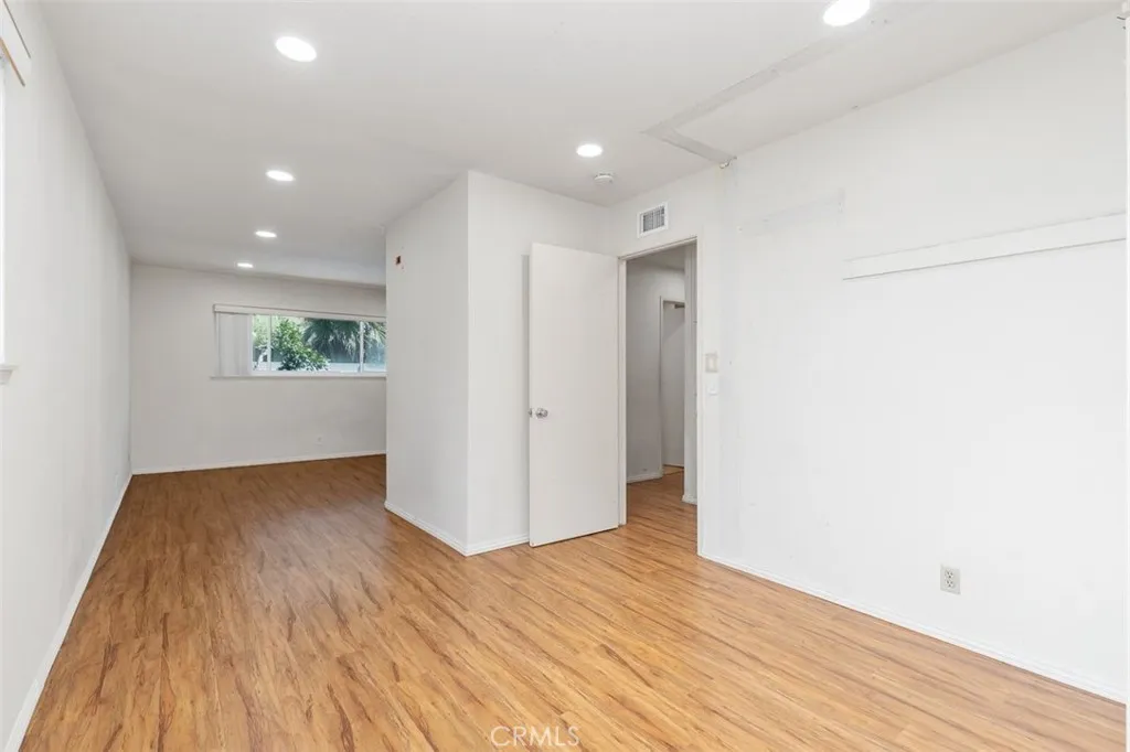 940 Cheyenne, Costa Mesa, California 92626 home-pic-12