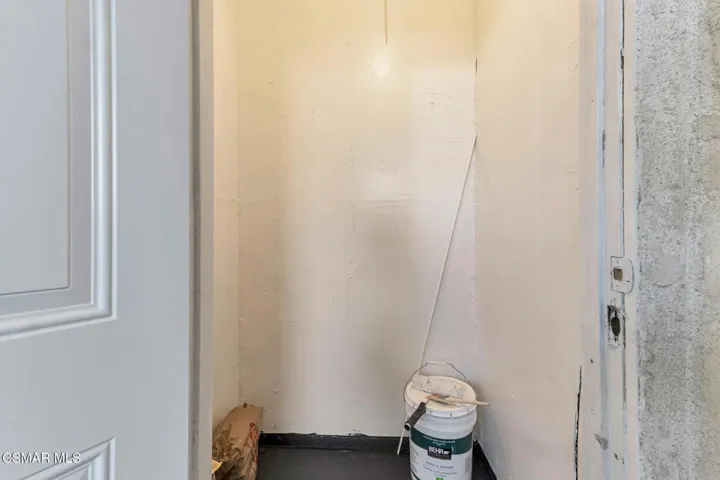 5700 Etiwanda Ave  -  HsHProd-24