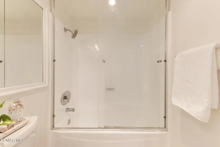 5700 Etiwanda Ave  -  HsHProd-3