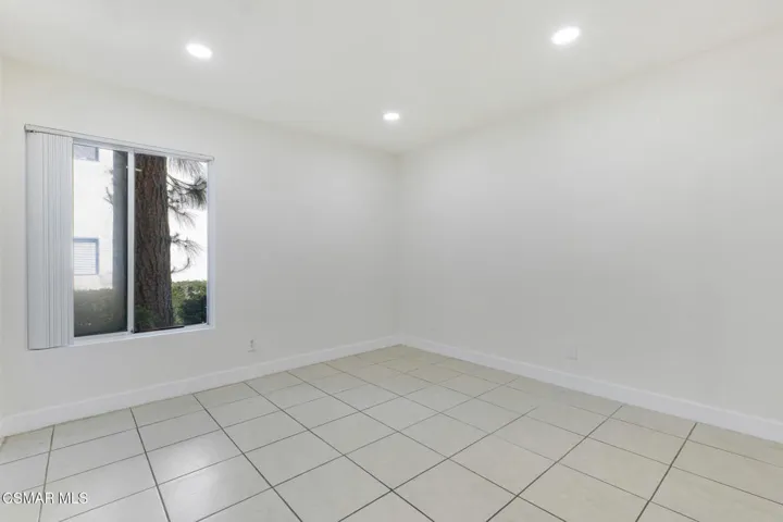 5700 Etiwanda Ave  -  HsHProd-6