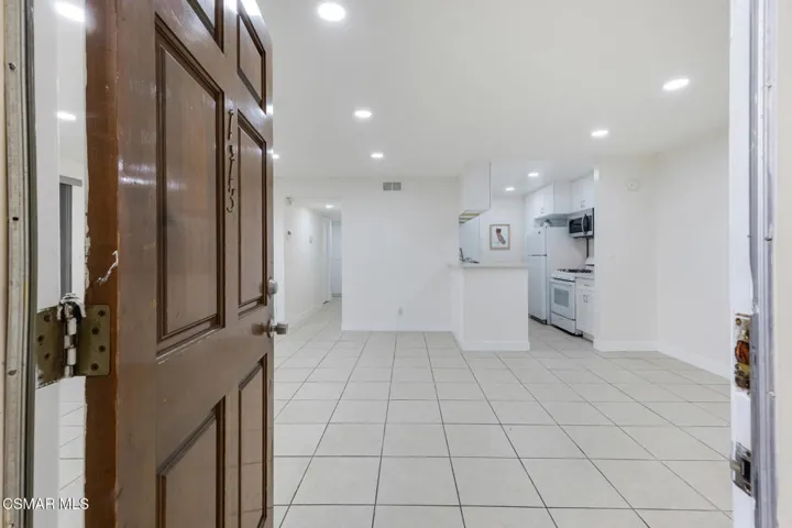 5700 Etiwanda Ave  -  HsHProd-29
