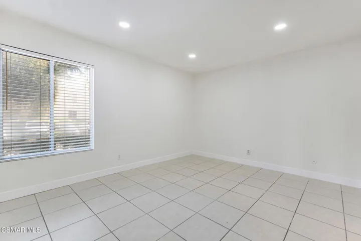 5700 Etiwanda Ave  -  HsHProd-8