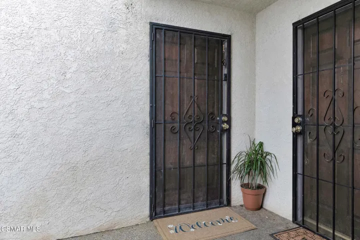 5700 Etiwanda Ave  -  HsHProd-33