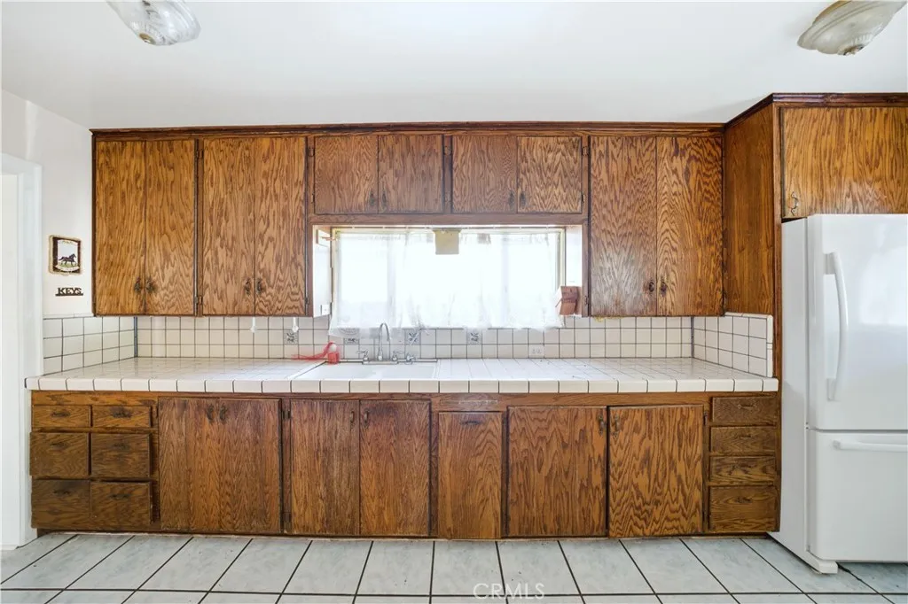 15109 Alburtis Avenue, Norwalk, California 90650 home-pic-7