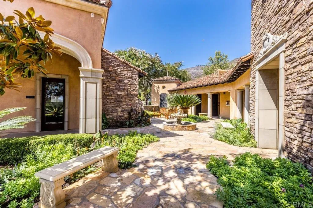 7729 Calle Amanacer, Rancho Santa Fe, California 92067 home-pic-50