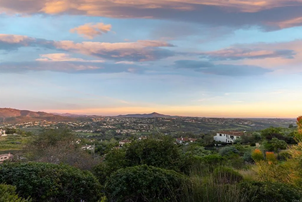 7729 Calle Amanacer, Rancho Santa Fe, California 92067 home-pic-42