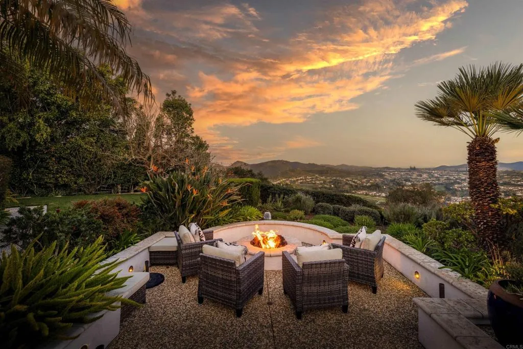 7729 Calle Amanacer, Rancho Santa Fe, California 92067 home-pic-47