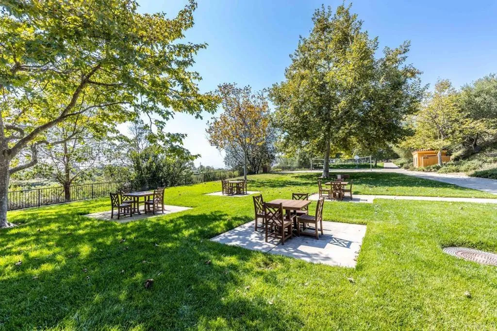 7729 Calle Amanacer, Rancho Santa Fe, California 92067 home-pic-60