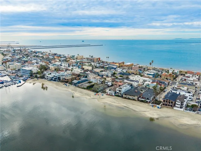Peninsula view of the ocean and bay.