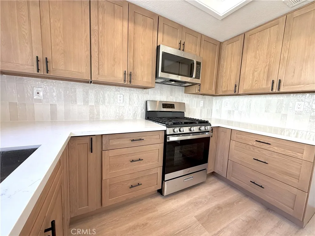 21125 Gladiolos, Lake Forest, California 92630 home-pic-2