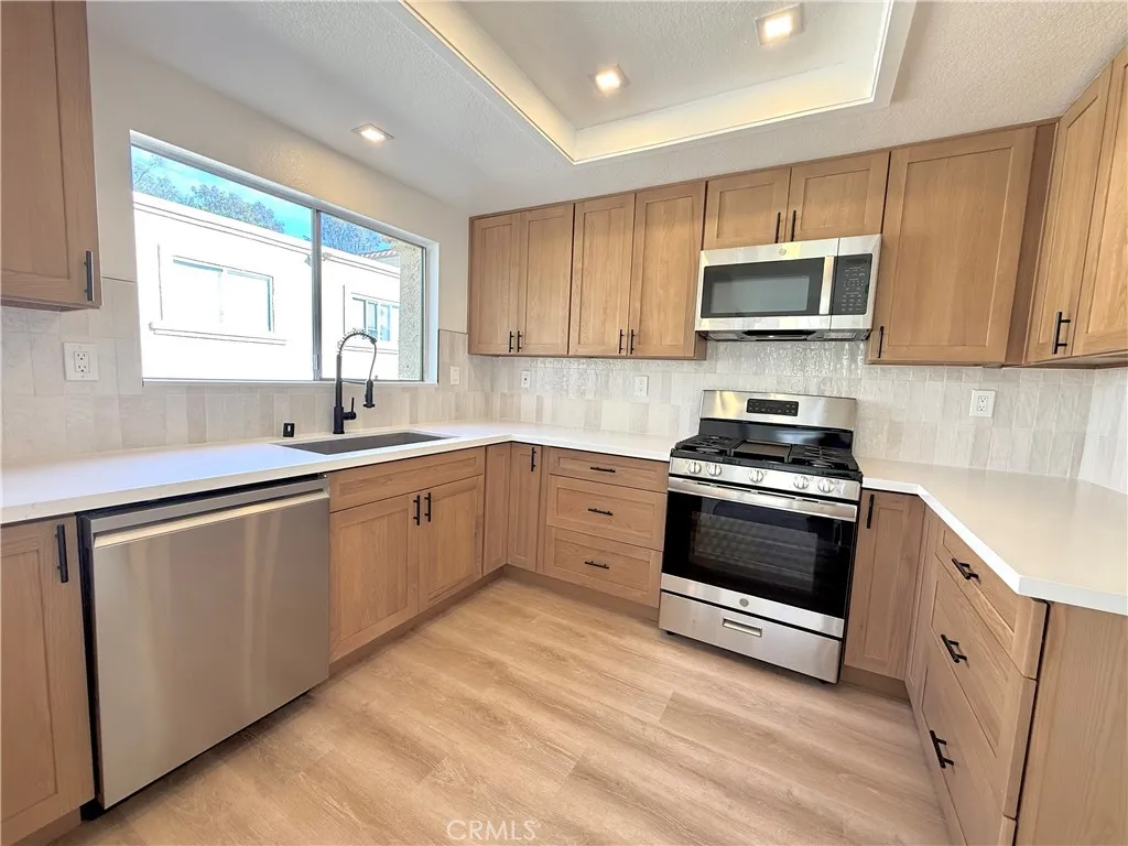 21125 Gladiolos, Lake Forest, California 92630 home-pic-1