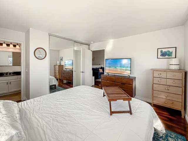 dPrimary Bedroom Suite3