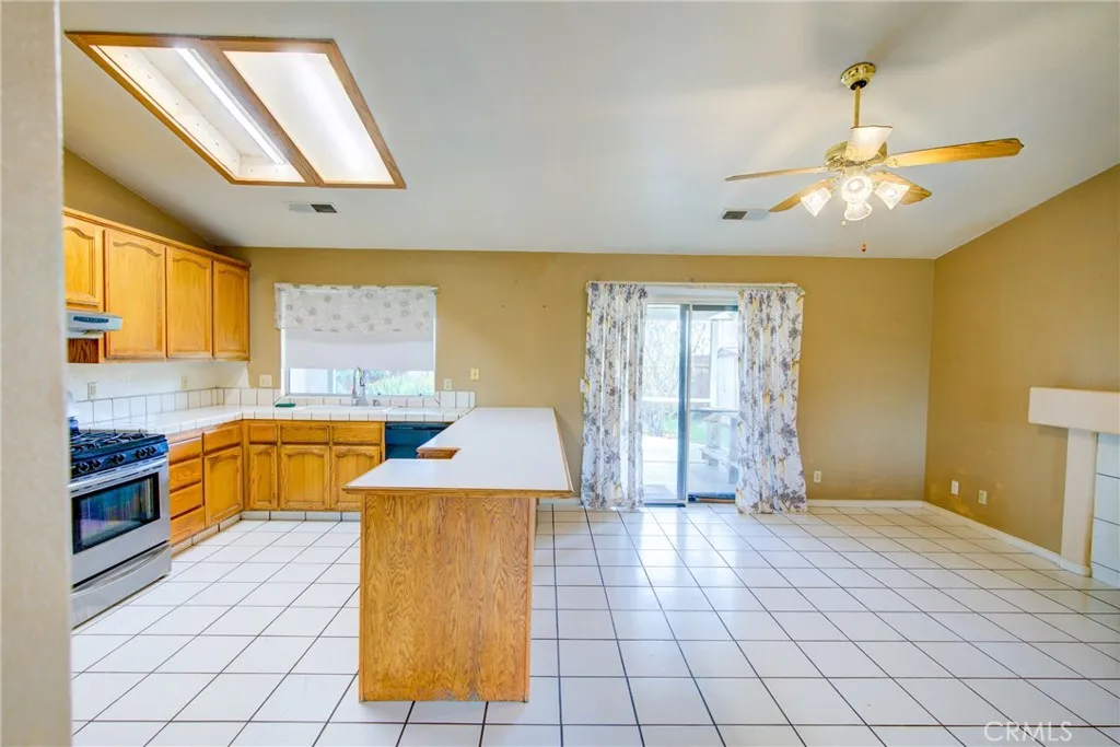 2326 Santos Street, Dos Palos, California 93620 home-pic-11