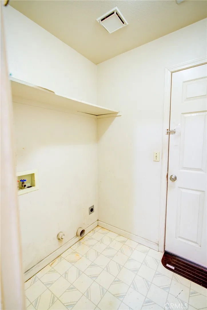 2326 Santos Street, Dos Palos, California 93620 home-pic-15