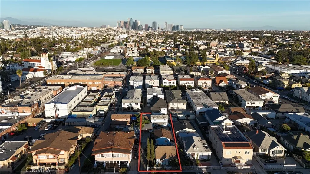1328 3rd, Los Angeles, California 90019 home-pic-10