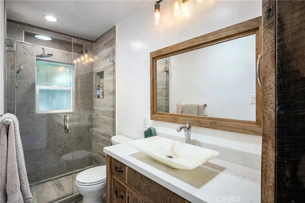 2317 Walgrove, Los Angeles, California 90066 home-pic-18