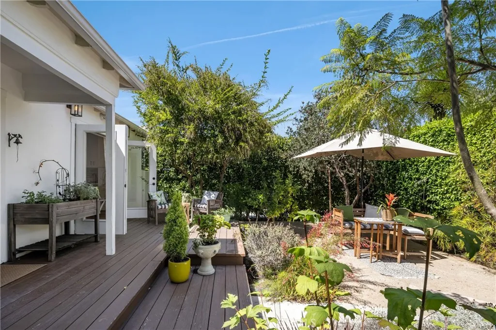 2317 Walgrove, Los Angeles, California 90066 home-pic-4