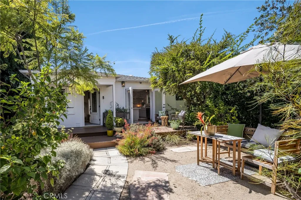2317 Walgrove, Los Angeles, California 90066 home-pic-2