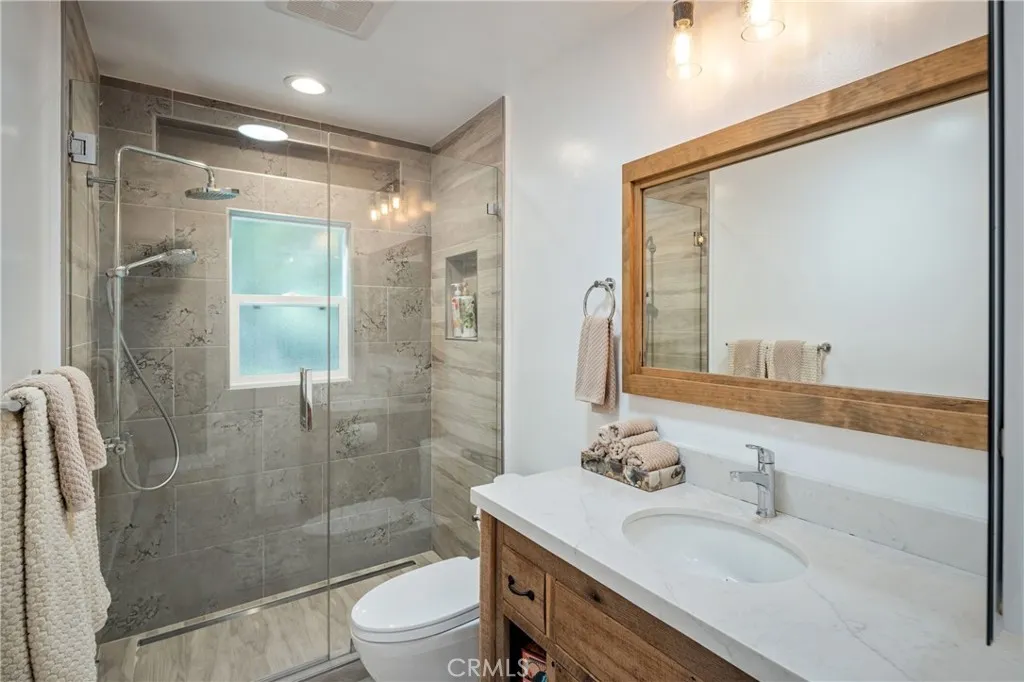 2317 Walgrove, Los Angeles, California 90066 home-pic-19