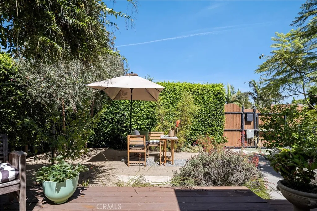 2317 Walgrove, Los Angeles, California 90066 home-pic-3