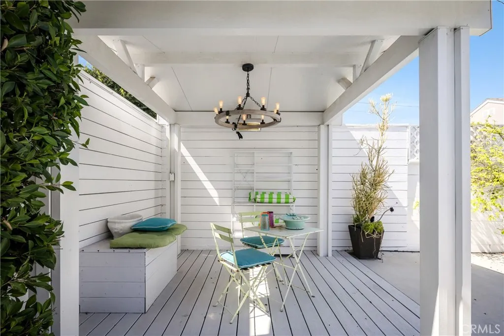 2317 Walgrove, Los Angeles, California 90066 home-pic-38