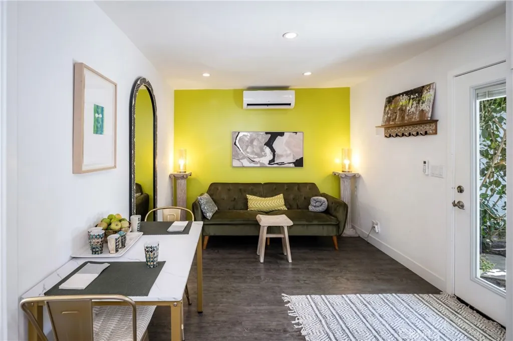 2317 Walgrove, Los Angeles, California 90066 home-pic-25